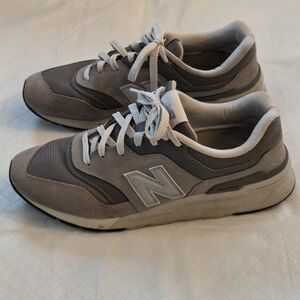 New Balance Men's Gray Sneakers